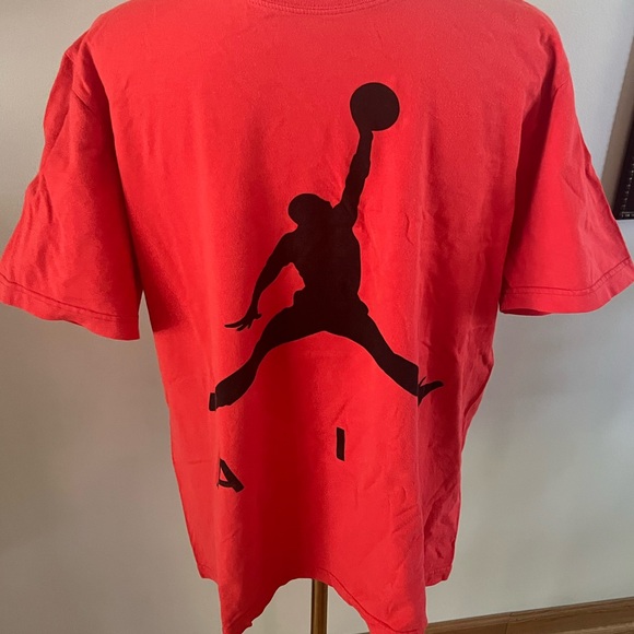 Men’s large Jordan logo shirt - Picture 2 of 4